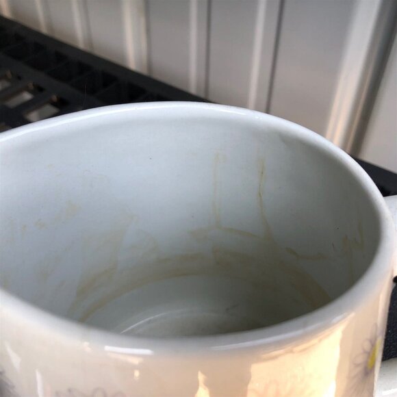 ARABIA FINLAND LARGE 6" WHITE PITCHER CREAMER PURPLE & YELLOW DAISY - Picture 3 of 5